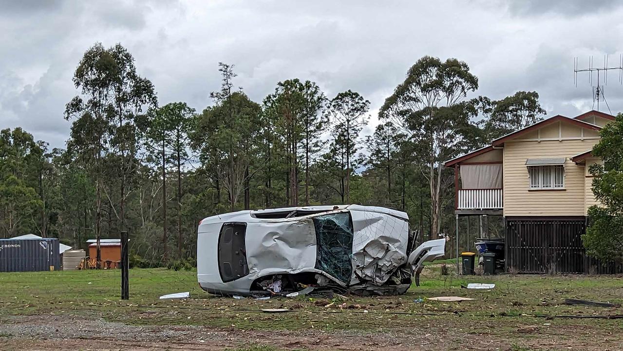 Driver, passenger flee car after crashing into Glenwood power pole ...