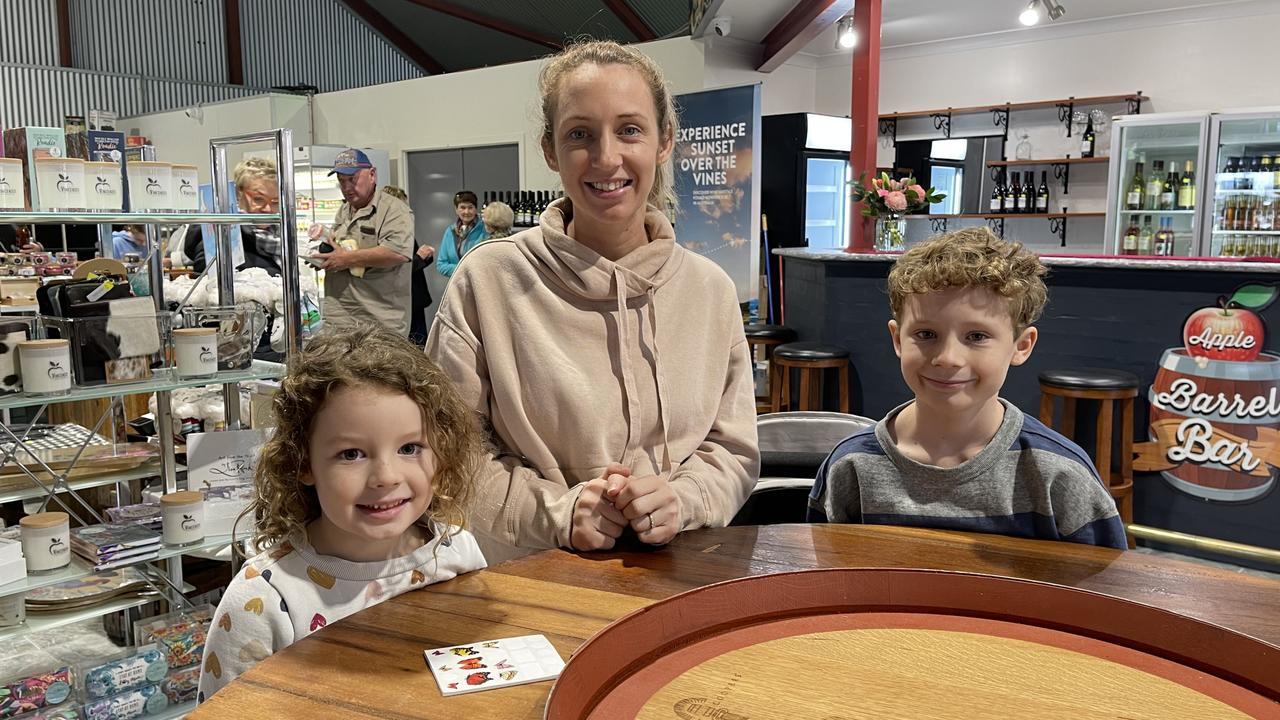 Alieah Boeve, Rebecca Boeve and Elias Boeve took a peek at the Vincenzo’s store before its reopening on Thursday. Photo: Madison Mifsud-Ure / Stanthorpe Border Post