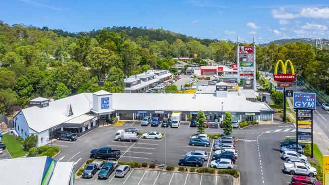 Hollywood Plaza, Helensvale