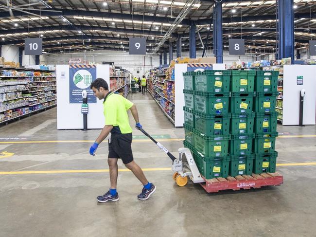 Woolworths new online Customer Fulfilment Centre in Lidcombe (NSW) to better serve the fast growing demand for home delivery in western Sydney. 7th December 2020. Photograph Dallas Kilponen/Woolworths