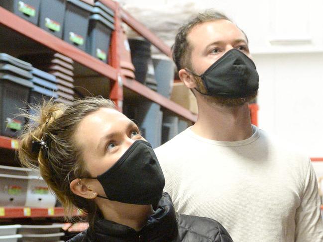 SYDNEY, AUSTRALIA - NewsWire Photos JULY 31. Shoppers at Bunnings in Alexandria, As the  Woolworths Group begins encouraging shoppers to wear masks throughout their stores, Friday, July 31, 2020.Picture: NCA NewsWire / Jeremy Piper