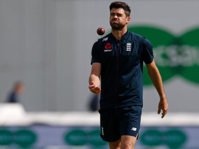 England's James Anderson (not playing in this test) warms up before play on the fourth day of the second Ashes cricket Test match between England and Australia at Lord's Cricket Ground in London on August 17, 2019. (Photo by Ian KINGTON / AFP) / RESTRICTED TO EDITORIAL USE. NO ASSOCIATION WITH DIRECT COMPETITOR OF SPONSOR, PARTNER, OR SUPPLIER OF THE ECB