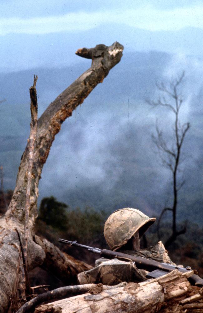 Unfettered access to the frontline ... Hill 484 by Vietnam photographer Larry Burrows.