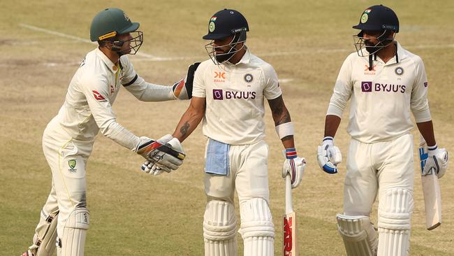 Alex Carey of Australia acknowledges Virat Kohli after he finished his innings with 186 runs during day four. (Photo by Robert Cianflone/Getty Images)