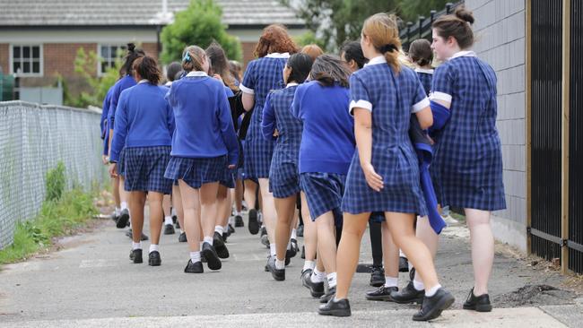 Students will not be required to wear face masks under new rules for a COVID-safe return to NSW schools later this month. Picture: NCA NewsWire / Christian Gilles