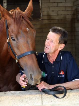 Era ends as gun trainer David Balfour hands reins to his son Ryan | The ...