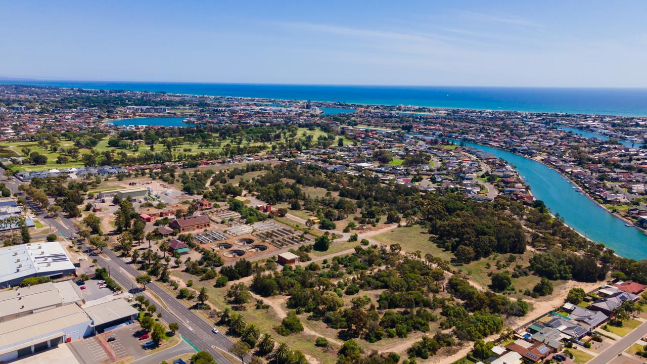 Up to 500 houses will be built at West Lakes on the site of a former wastewater treatment plant.