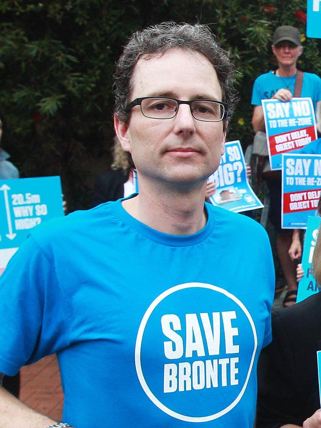 Bronte resident Stephen Lightfoot believes council should be encouraging tree preservation.