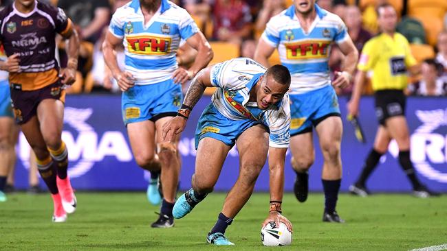 Sami scores one of his tries at Suncorp Stadium. (Bradley Kanaris/Getty Images)