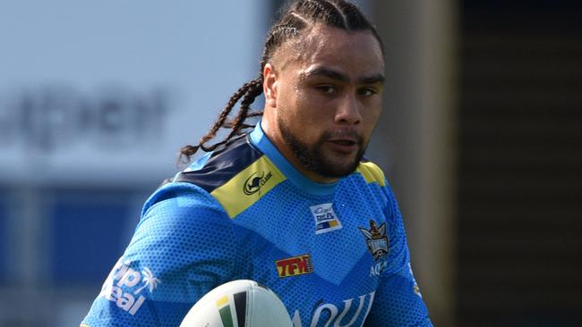 Leivaha Pulu training for the Titans.