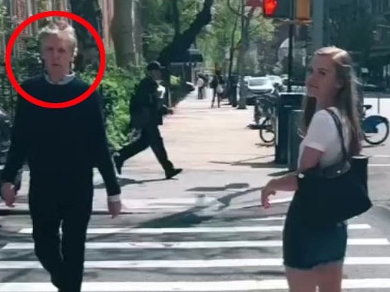 Paul McCartney photobombed a tourist's photo in NYC.