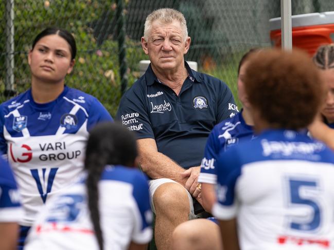 TARSHA GALE - 11.30amBears Player:Bulldogs General Manager of Football Phil Gould,  an interested spectator on the day, listens in to the Bulldogs half-time team-talk.Picture: Julian Andrews. NSWRL Junior Reps 2025 Round 1. Tarsha Gale Cup - North Sydney Bears vs Canterbury Bulldogs at Hills Grammar, 1 February 2025