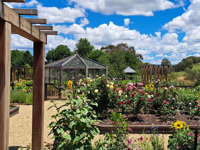 EMBARGO FOR TWAM, 19 OCTOBER 2024. FEE MAY APPLY. Alexandra Open Gardens. Attunga Gardens, Designed by Australian landscape architect and designer, Paul Bangay. 82 Rollasons Road Thornton, VIC. Photo: Supplied