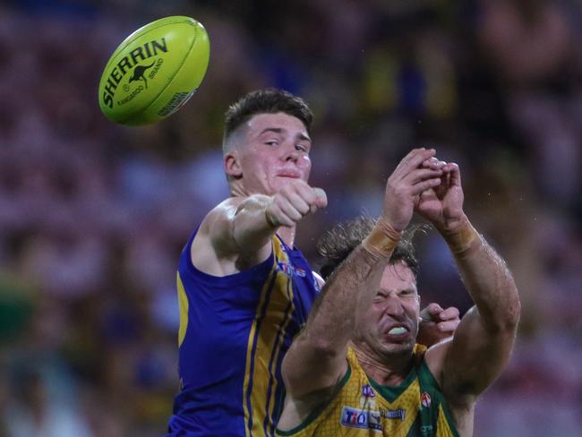 Brodie Newman (left) spoils a Jackson Paine mark during the 2020-21 preliminary final featuring Wanderers and St Mary’s at TIO Stadium. Picture: Glenn Campbell