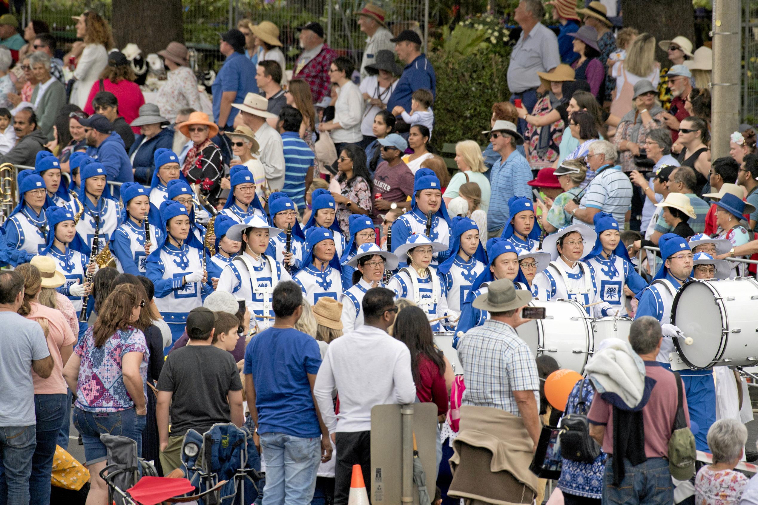 Falun Dafa in the 2019 Grand Central Floral Parade. Saturday, 21st Sep, 2019.