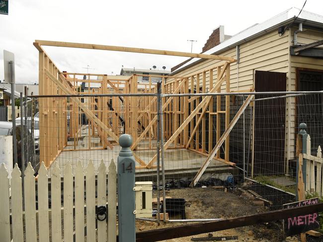 MELBOURNE, AUSTRALIA - NewsWire Photos OCTOBER 05, 2024: REAL ESTATE GENERICS - Inner-city terrace house under construction. Picture: NewsWire / Andrew Henshaw