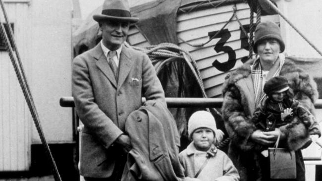 F. Scott Fitzgerald with Zelda and their daughter Scottie.