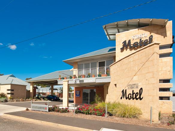 Real estate - Commercial Property - The Strath Motel, corner of North Parade and East Terrace at Strathalbyn on the Fleurieu Peninsula.