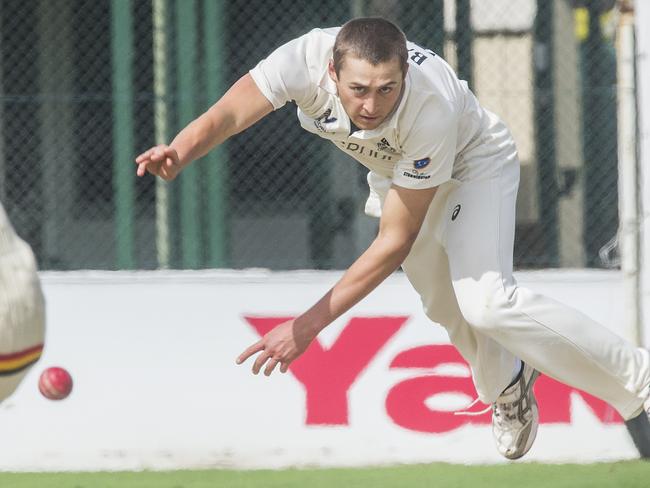 Prahran’s Lachlan Bangs bends his back. Picture: Rob Leeson.