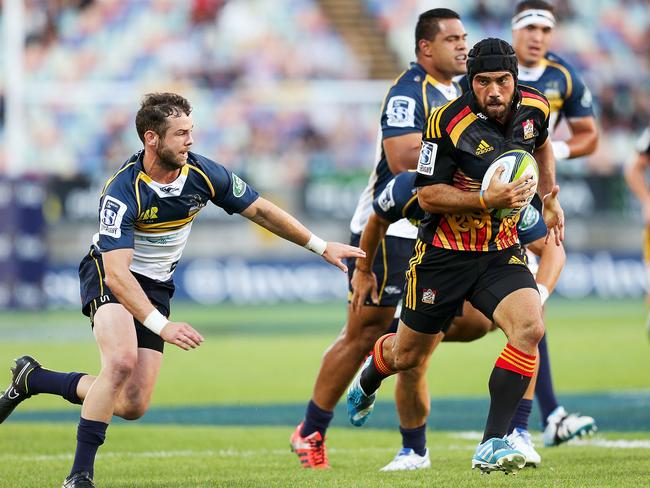 Charlie Ngatai streaks away to score a brilliant try