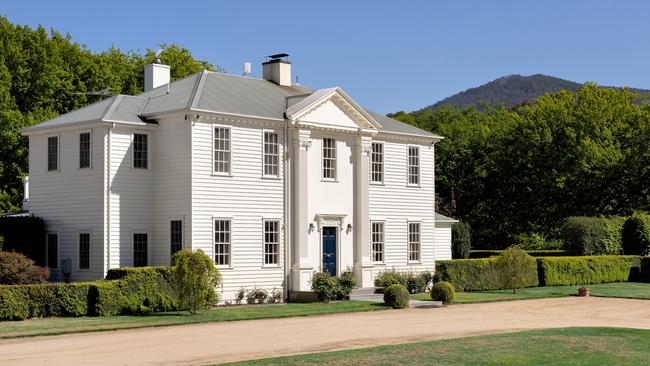 The Pepperell Farm homestead was inspired the circa-1760 Pepperell House in Maine, New England USA.