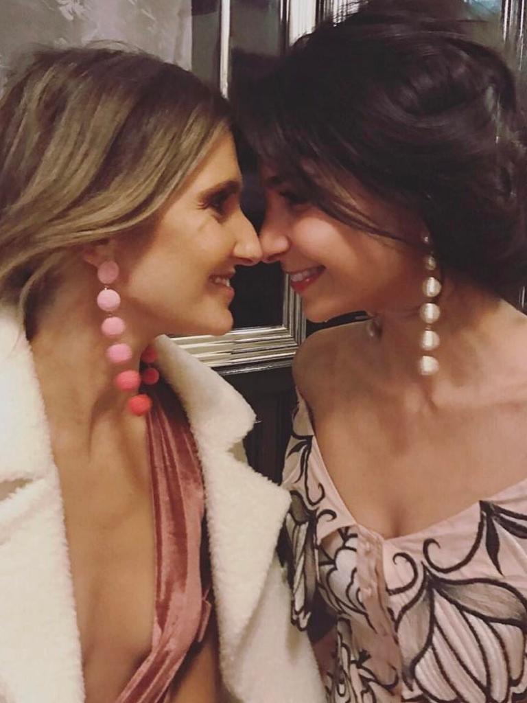 Kate Waterhouse and Rey-Hanna Vakili ... "We love each other #twinning" Picture: @reyvakili/Instagram