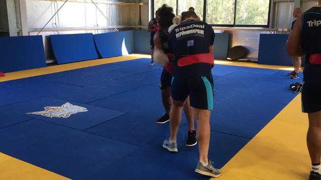 Titans stars go toe-to-toe in boxing