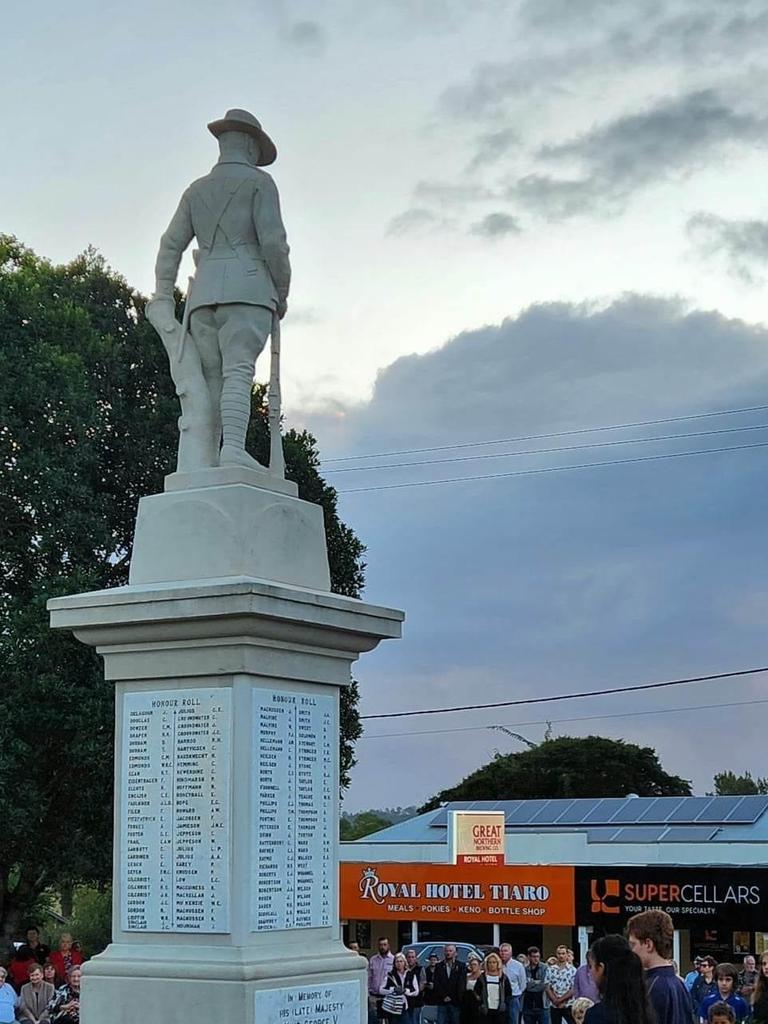 The dawn service at Tiaro.