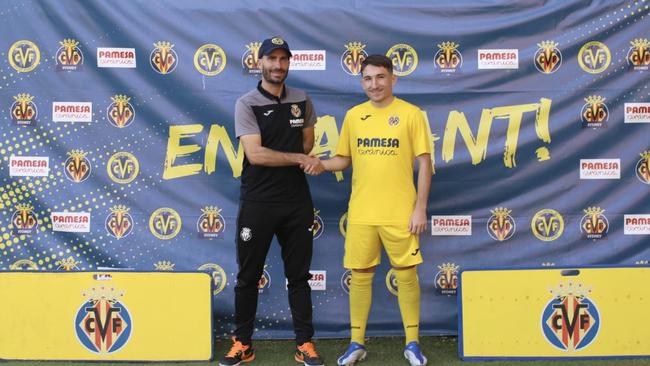 Liam Hoyn alongside Director of the Villarreal Academy Sydney Jacobo Sirera. Photo: Villarreal Academy Sydney Facebook Page