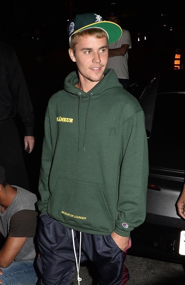 Justin Bieber hits photographer in accident in Beverly Hills after ...