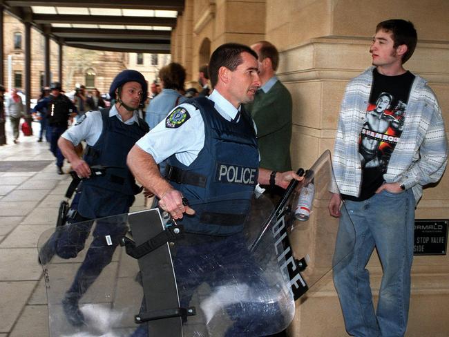 1999 - Armed STAR officers rushed into Adelaide District Court when a former policeman took a court stenographer hostage with a large knife, after he was sentenced to six years’ jail for armed robbery.