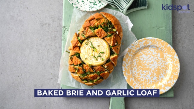 Baked brie and garlic loaf