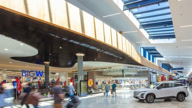 Woodgrove is a single level shopping centre occupying 27 hectares of land in the fast-growing western corridor of Melbourne.