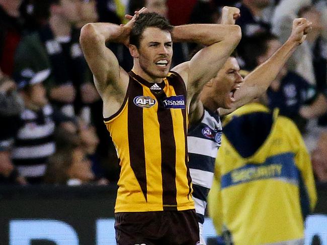 Hawthorn's Isaac Smith misses a kick after the siren. Picture: Colleen Petch.