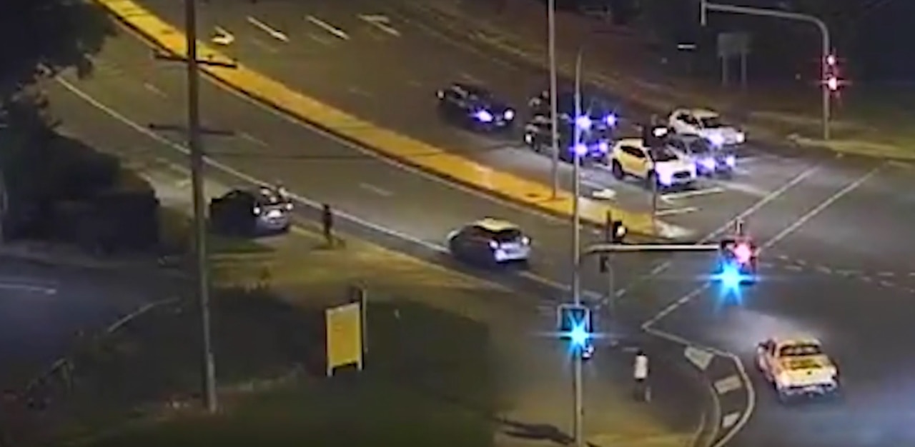 Brutal attack on cyclist at Gold Coast intersection | Gold Coast Bulletin