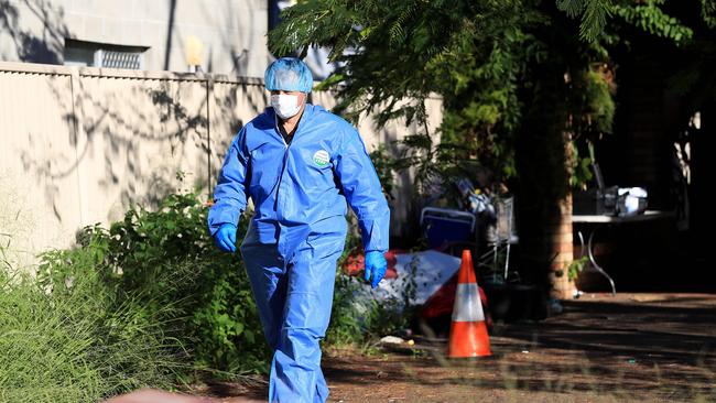 Police attend the scene of a murder at Markwell Street in Surfers Paradise. Pics Adam Head