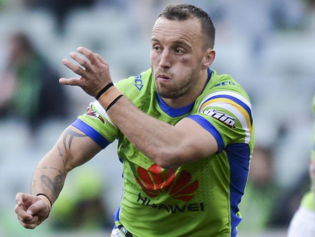 Josh Hodgson of the Raiders during the Round 24 NRL match between the Canberra Raiders and the South Sydney Rabbitohs at GIO Stadium in Canberra, Saturday, August 25, 2018. (AAP Image/Rohan Thomson) NO ARCHIVING, EDITORIAL USE ONLY