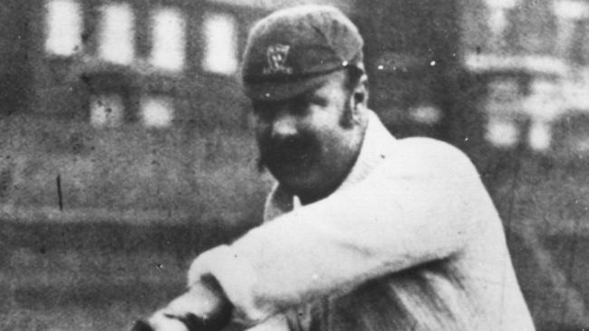 The best Bendigo cricketer to play for Australia is Billy Murdoch.