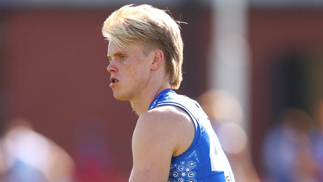 MELBOURNE, AUSTRALIA - MAY 06: Sam Davidson of the Bulldogs trains during a Western Bulldogs AFL training session at Mission Whitten Oval on May 06, 2025 in Melbourne, Australia. (Photo by Morgan Hancock/Getty Images)