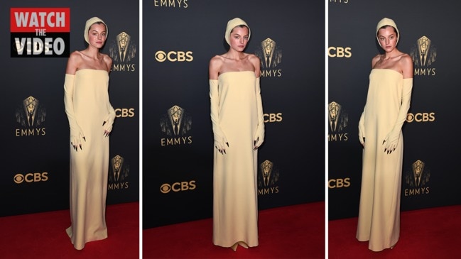 Emmys 2021 The Crown Star Emma Corrins Bizarre Outfit The Courier Mail 