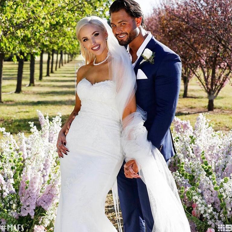 Lizzie with her husband Sam Ball before she knew what his first impressions of her were. Picture: Elizabeth Sobinoff/Instagram