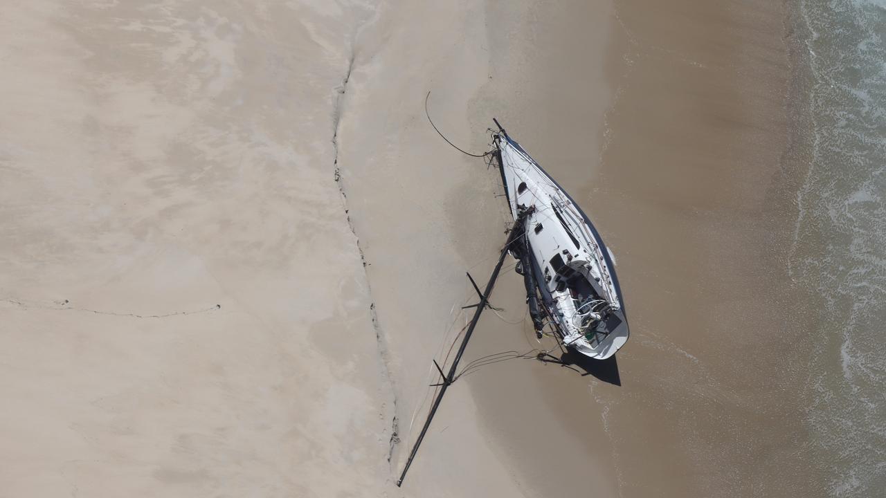 sydney to hobart yacht washed up on island