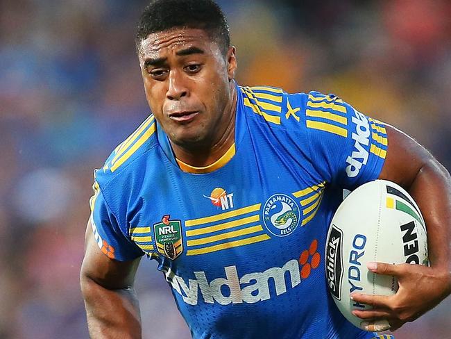 SYDNEY, NEW SOUTH WALES - APRIL 03: Michael Jennings of the Eels runs the ball during the round five NRL match between the Parramatta Eels and the Penrith Panthers at Pirtek Stadium on April 3, 2016 in Sydney, Australia. (Photo by Brendon Thorne/Getty Images)