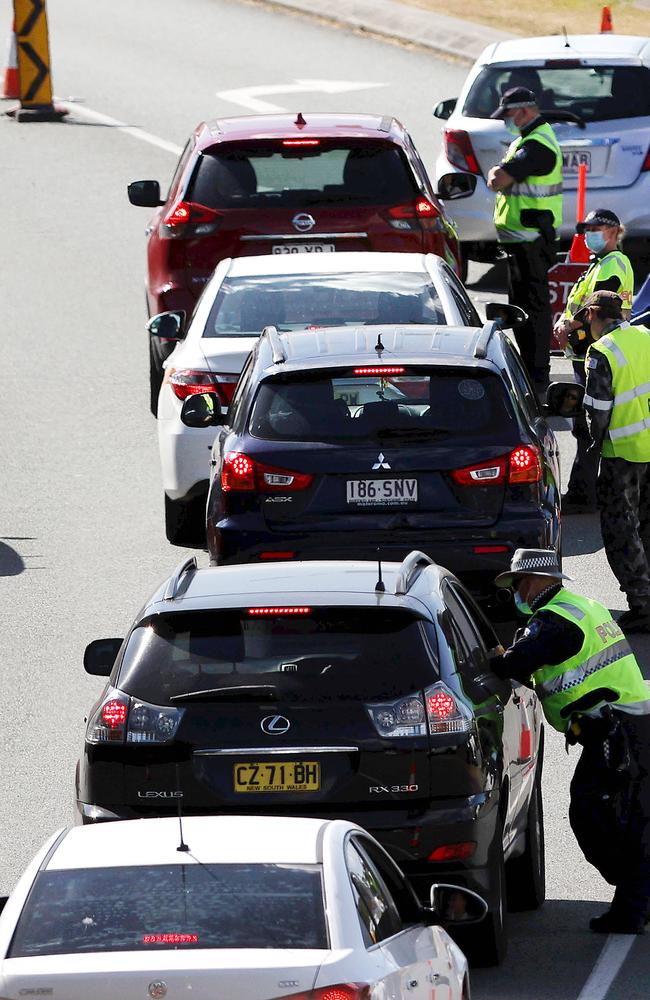 The Queensland border where police have been on the Gold Coast Hwy checkpoint. Picture: Nigel Hallett