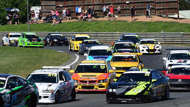 Races underway at Wakefield Park in Goulburn.