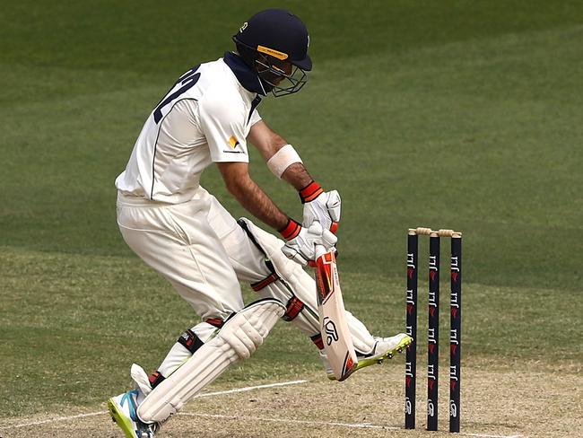 Victoria’s Glenn Maxwell avoids a rising delivery against Tasmania on Wednesday. He was on 20 when bad light stopped play.