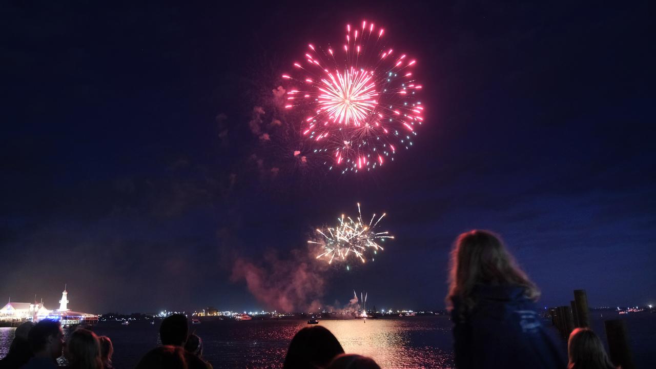 Geelong New Year’s Eve fireworks: pictures, photos | Geelong Advertiser