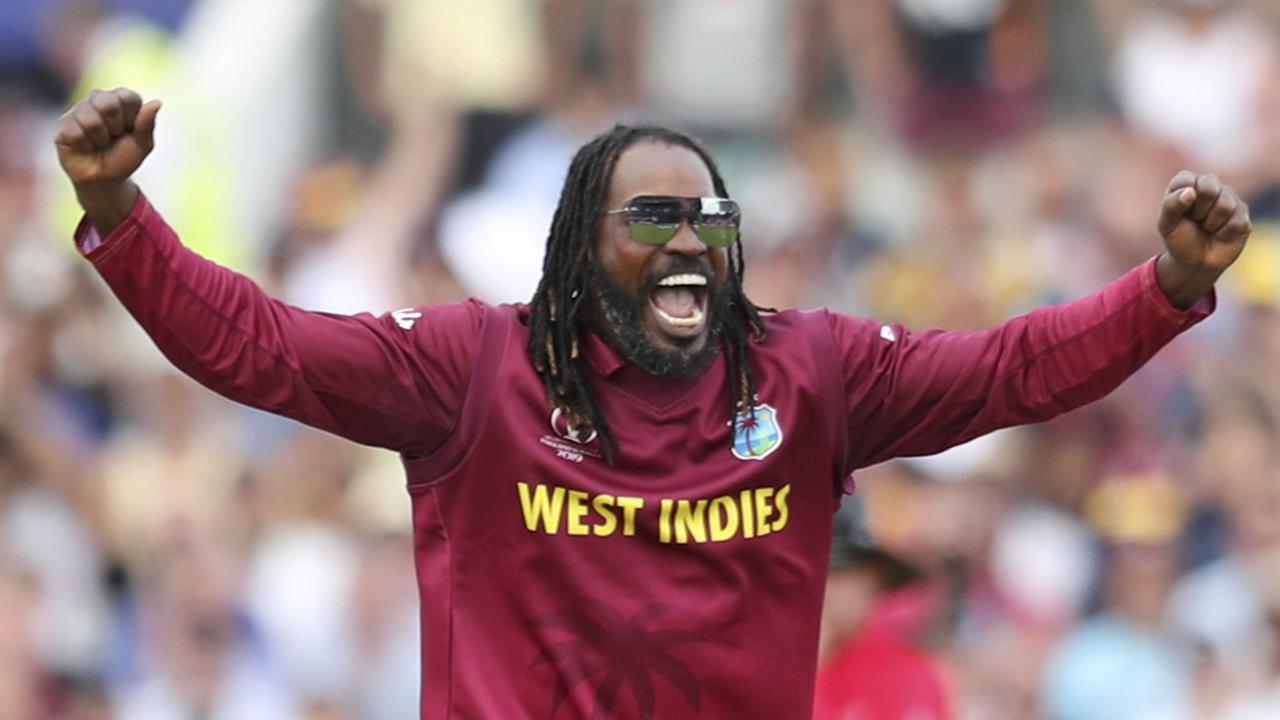 Chris Gayle has reneged on plans to retire.