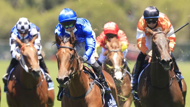 Tailleur beats Lashes (right) at Rosehill on Saturday. Photo: Mark Evans/Getty Images