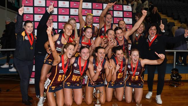 Matrics Netball Club celebrates winning the 2022 Netball SA Premier League grand final over Contax on Friday, August 12 2022. Picture: Hannah Howard/On The Ball Media